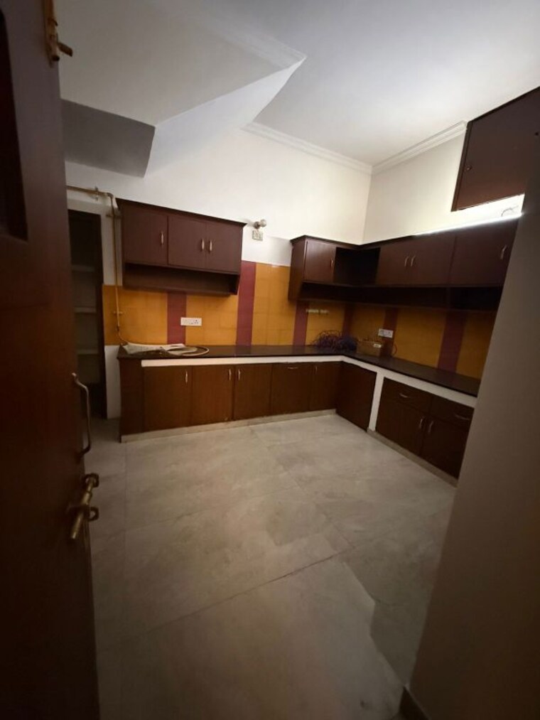 Kitchen, sector 33 3 Bedroom 4500 Sq.Ft. Builder Floor In Sector 33 Chandigarh 9984934