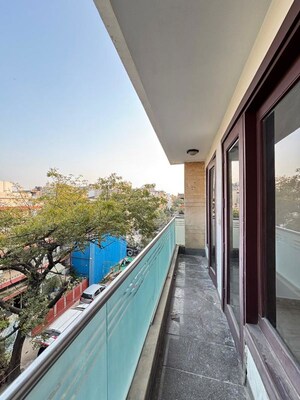 Balcony in 3 BHK Builder Floor at Green Park – for Rent