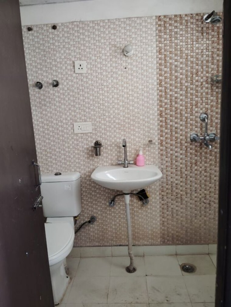 Bathroom, mittal-rajnagar-residency 3 Bedroom 1710 Sq.Ft. Apartment In Raj Nagar Extension Ghaziabad 9984992