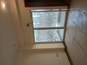 Room in 2 BHK Apartment at JKG Palm Resort, Raj Nagar Extension – for Rent