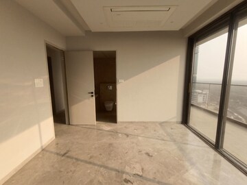 Room in 4 BHK Apartment at Akshar One Akshar, Sanpada – for Rent