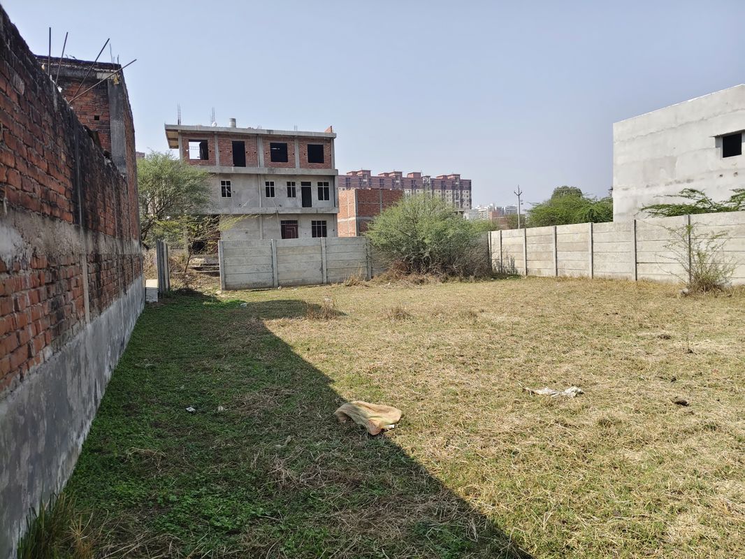 Plot For Sale in Kalli Paschim