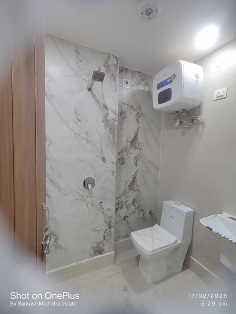 Bathroom, nawada 1 Bedroom 40 Sq.Yd. Builder Floor In Nawada Delhi 9985121