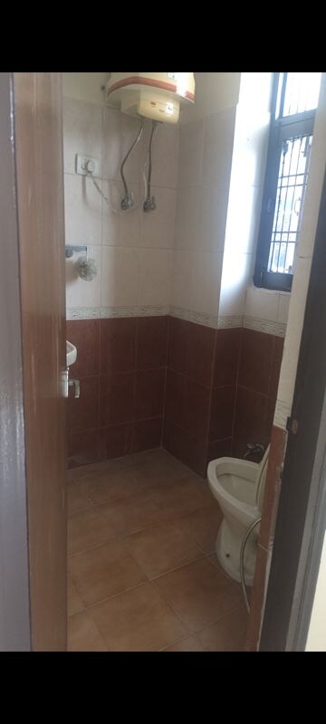 Bathroom in 3 BHK Apartment at Amrapali Awadh, Indira Nagar – for Rent
