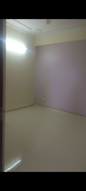 Room in 3 BHK Apartment at Amrapali Awadh, Indira Nagar – for Rent