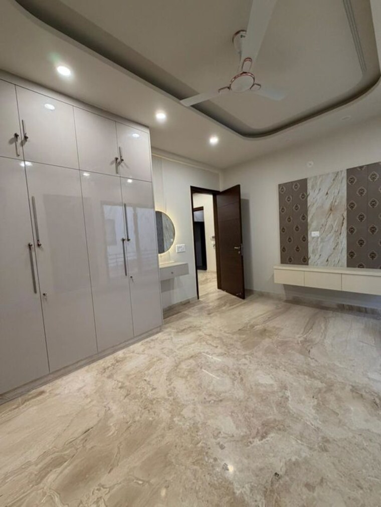 Room, kanhai 6+ Bedroom 502 Sq.Yd. Independent House In Kanhai Gurgaon 9985080