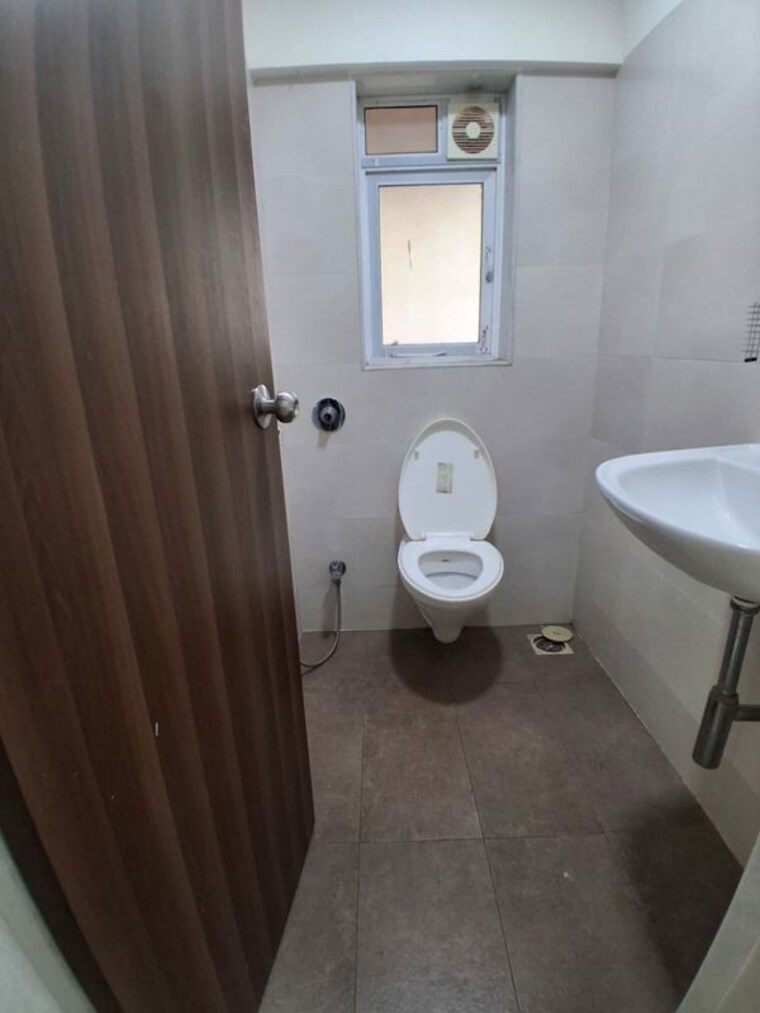 Bathroom, bholenath-ambaji-niketan 1 Bedroom 443 Sq.Ft. Apartment In Chembur Mumbai 9985145