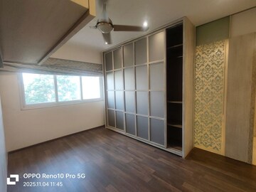 Room in 3 BHK Apartment at Hiranandani Gardens Glen Classic, Powai – for Rent