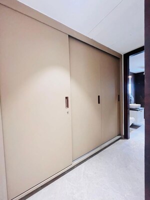 Room in 2 BHK Apartment at Suncity Avenue 76, Sector 76 – for Sale