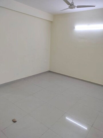 Room in 2 BHK Apartment at Pyramid Heights, Sector 85 – for Rent