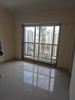 Room in 1 BHK Apartment at Raunak Residency Thane, Pokhran Road No One – for Sale