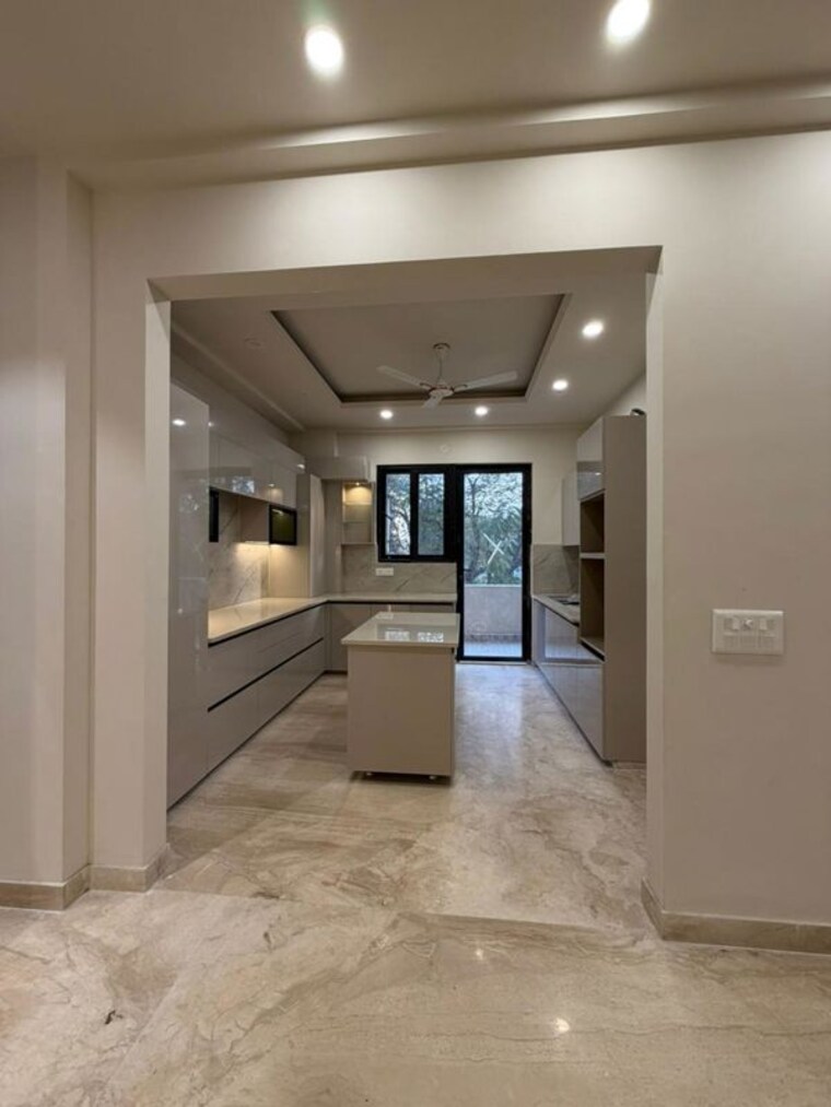 Room, sector 46 6+ Bedroom 502 Sq.Yd. Independent House In Sector 46 Gurgaon 9985158