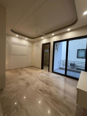 Room in 6+ BHK Independent House at Sector 46 – for Sale