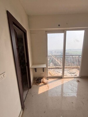 Room in 2 BHK Apartment at Signature The Millennia 3, Sector 37d – for Rent
