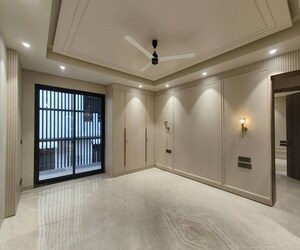 Room in 3 BHK Apartment at Amrapali Centurian Park, Tech Zone 4 Greater Noida – for Sale