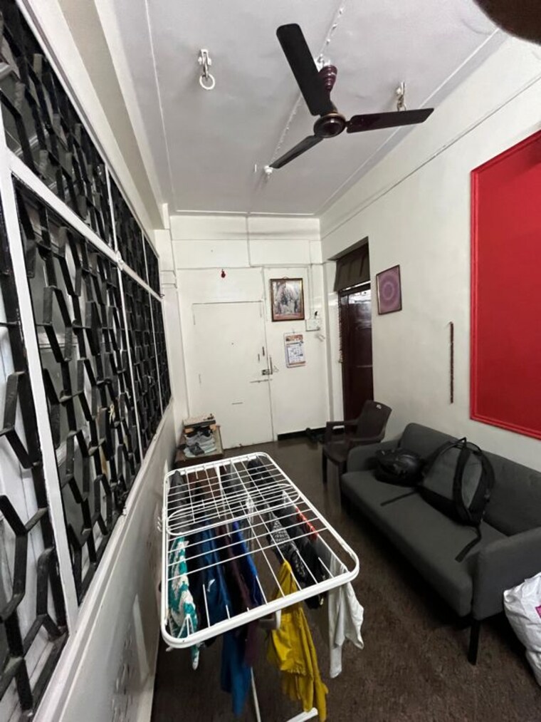 Balcony, worli 1.5 Bedroom 563 Sq.Ft. Builder Floor In Worli Mumbai 9984485