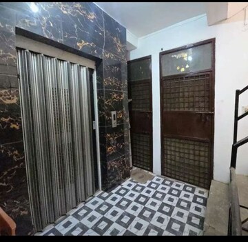 Bedroom in 2 BHK Builder Floor at Hazratganj – for Rent