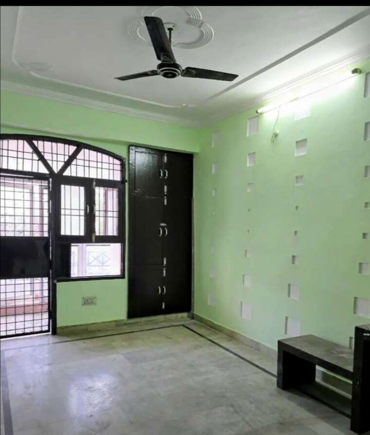 Room, hazratganj 2 Bedroom 1500 Sq.Ft. Builder Floor In Hazratganj Lucknow 9812469