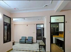 2 BHK + Pooja Room Builder Floor For Rent in Hazratganj