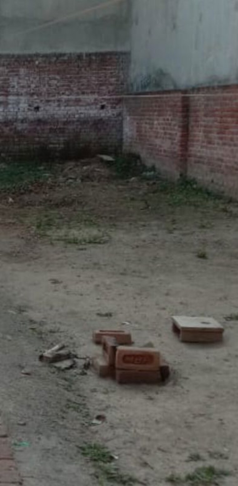 undefined, b block lohia nagar  185 Sq.Yd. Plot In B Block Lohia Nagar Ghaziabad 9985689