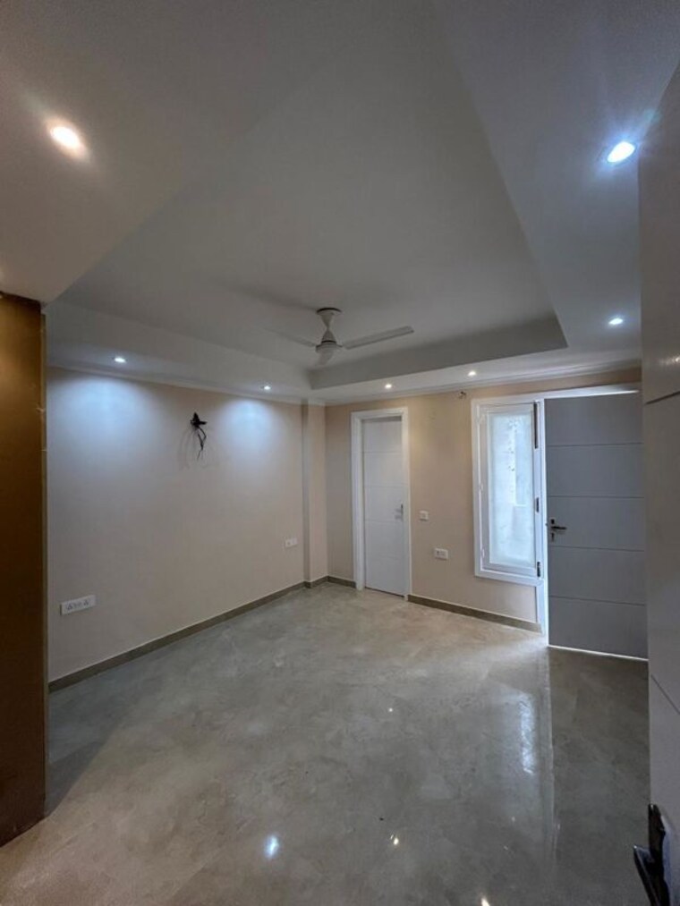 Room, green fields colony 4 Bedroom 2210 Sq.Ft. Builder Floor In Green Fields Colony Faridabad 9985681