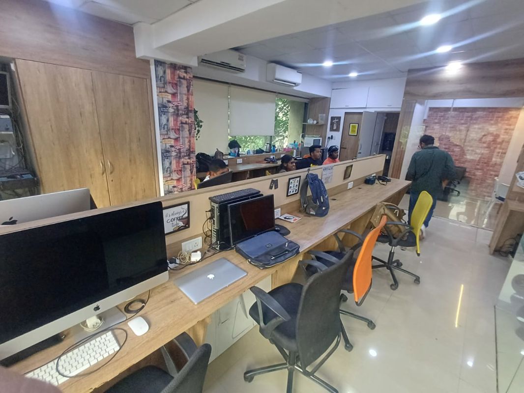 Office Space For Rent in Knox Plaza