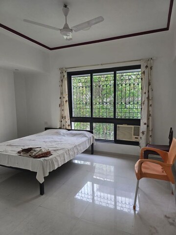 Bedroom in 1 BHK Apartment at Shamrock Apartment, Santacruz West – for Rent
