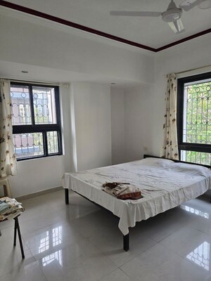 Bedroom in 1 BHK Apartment at Shamrock Apartment, Santacruz West – for Rent