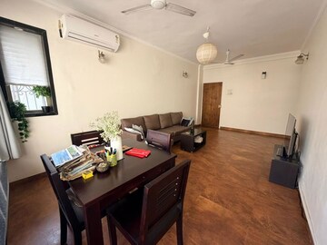 Team Area in 3 BHK Apartment at Amber Croft Enex Apartment, Pali Hill – for Rent