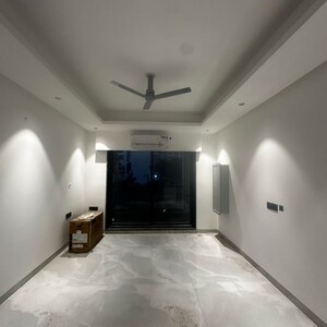 Room in 2 BHK Builder Floor at Sector 57 – for Rent