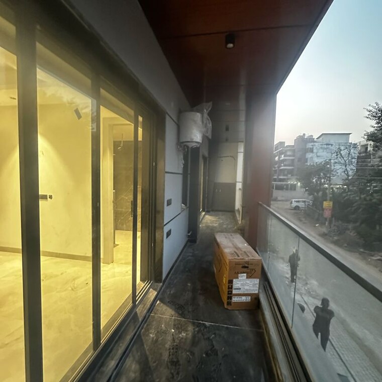 Balcony, sector 57 2 Bedroom 263 Sq.Yd. Builder Floor In Sector 57 Gurgaon 9985937