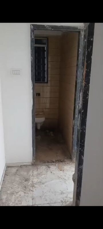 Bathroom in 1 BHK Builder Floor at Pant Nagar – for Rent
