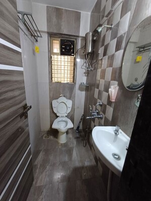 Bathroom in 1 BHK Apartment at Jogeshwari East – for Rent