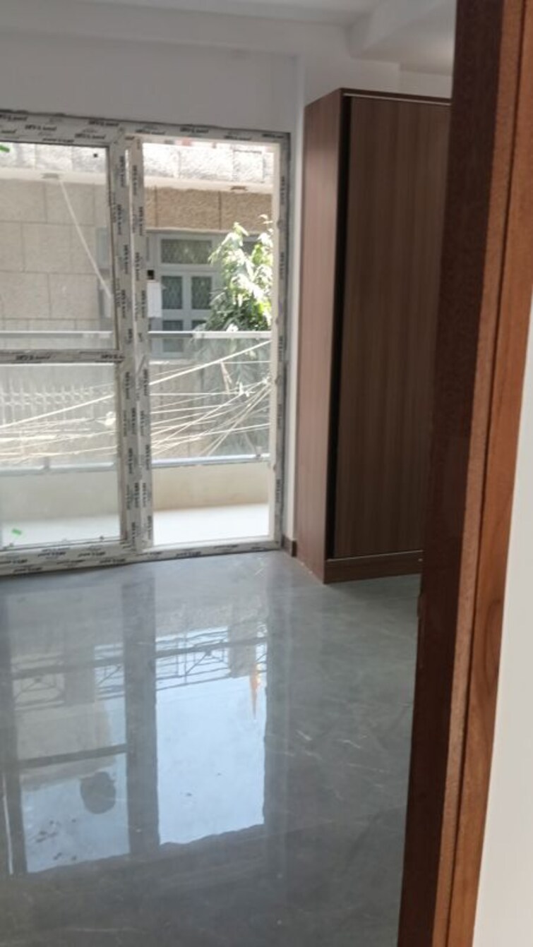 Room, chattarpur 3 Bedroom 1100 Sq.Ft. Builder Floor In Chattarpur Delhi 9986000