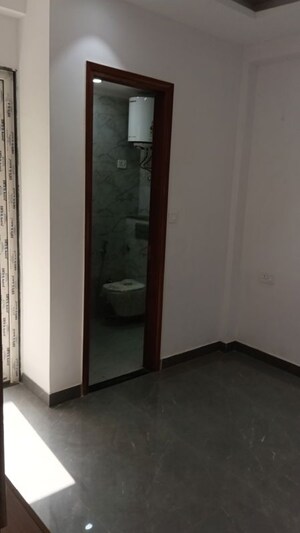 Room in 3 BHK Builder Floor at Chattarpur – for Sale