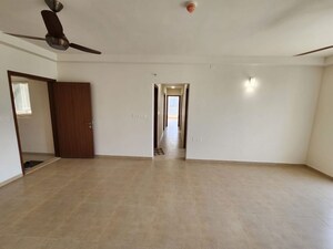Room in  Apartment at Bhartiya Nikoo Homes Phase 2, Thanisandra Main Road – for Rent