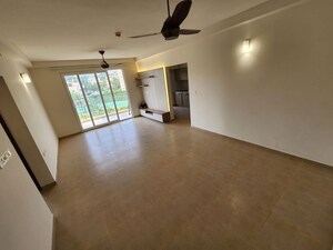 Room in  Apartment at Bhartiya Nikoo Homes Phase 2, Thanisandra Main Road – for Rent
