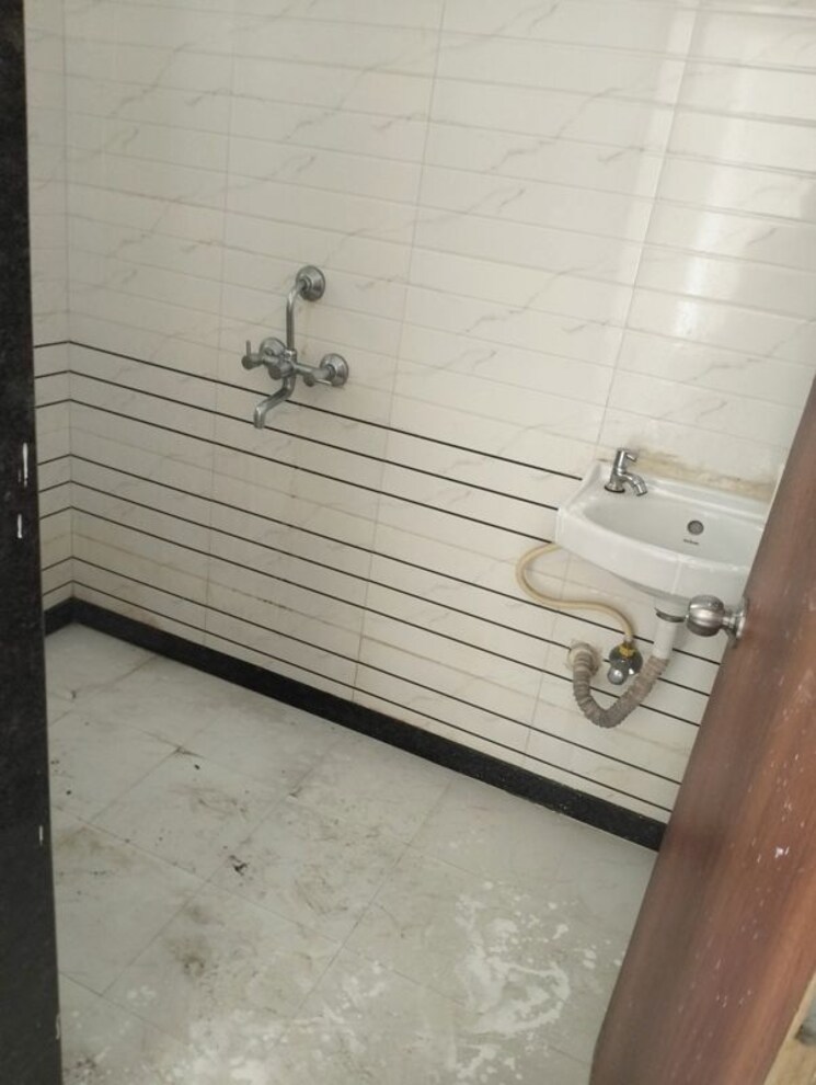 Bathroom, venkatesh-bhoomi-spring-town-phase-i 2 Bedroom 1100 Sq.Ft. Apartment In Undri Pune 9986023