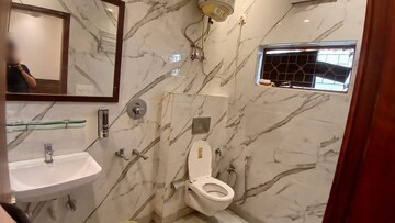 Attached Bathroom in 3 BHK Builder Floor at Virender Nagar – for Rent