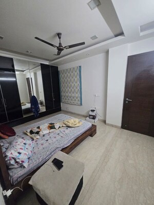 Bedroom in 3 BHK Builder Floor at Safdarjung Enclave – for Rent