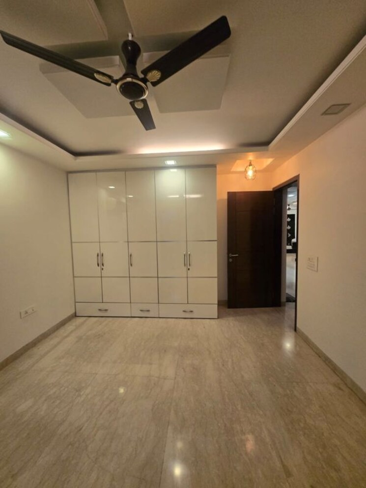 Room, safdarjung enclave 3 Bedroom 200 Sq.Yd. Builder Floor In Safdarjung Enclave Delhi 9986040