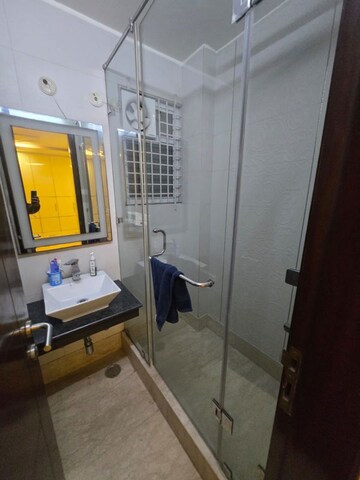 Team Area in 3 BHK Builder Floor at Safdarjung Enclave – for Rent