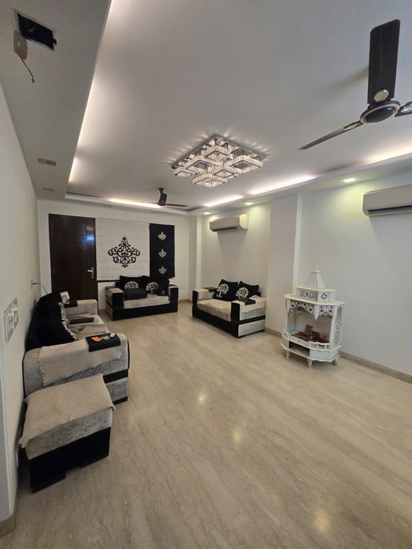 3 BHK + Servant Room Builder Floor For Rent in Safdarjung Enclave
