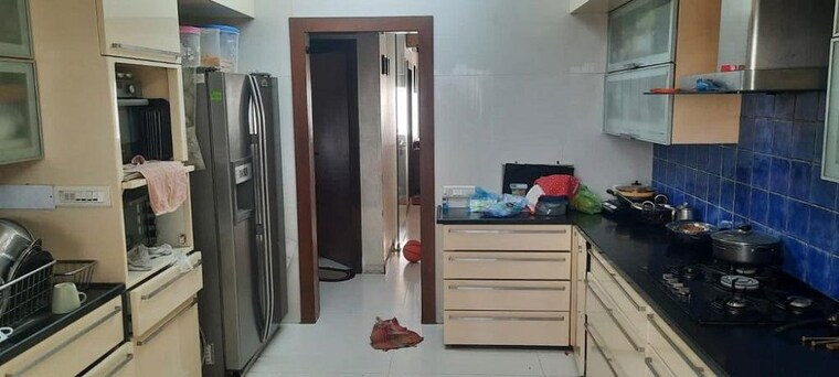 Kitchen, bandra west 3 Bedroom 1100 Sq.Ft. Apartment In Bandra West Mumbai 9986013