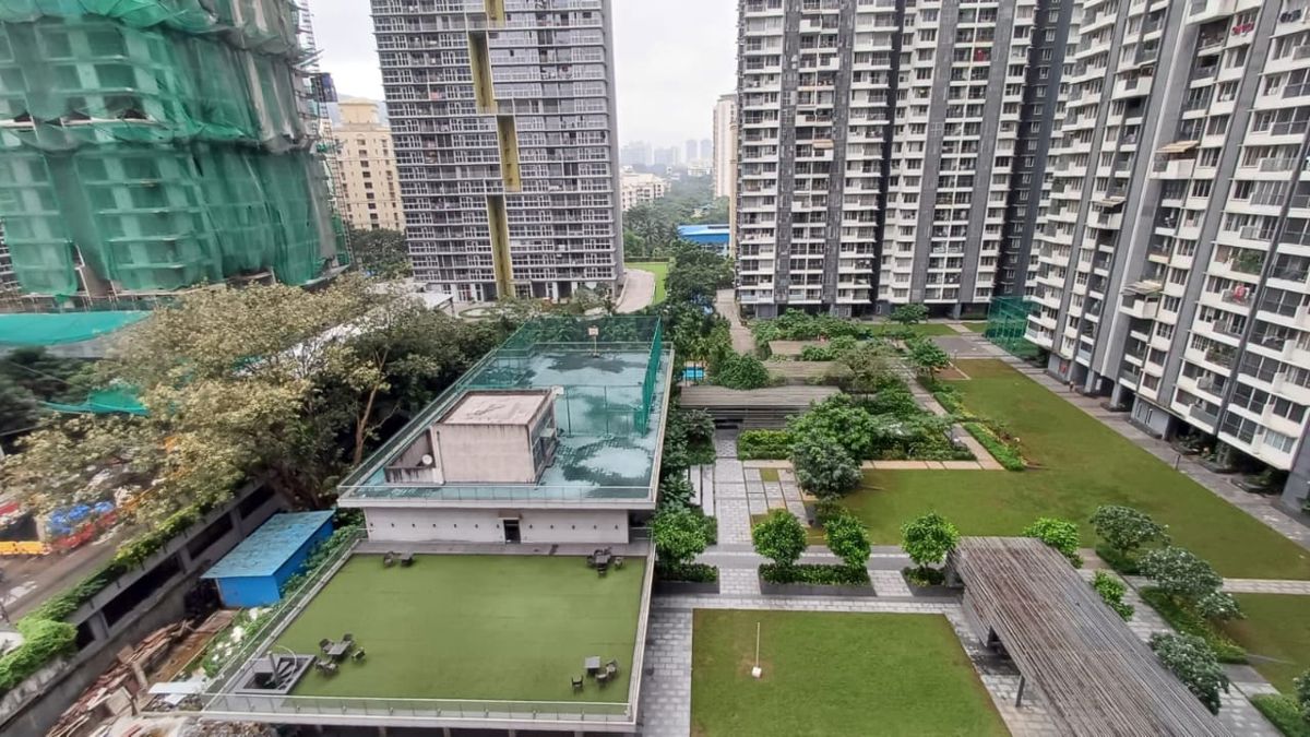 2 BHK 850 Sq.Ft. Apartment in Courtyard by Narang Realty and The Wadhwa Group