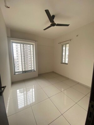 Room in 2 BHK Apartment at VJ YashOne Infinitee, Tathawade – for Rent