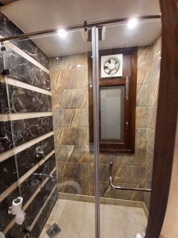 Balcony in 3 BHK Builder Floor at Green Park – for Rent