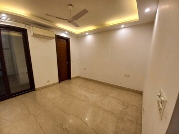 Room in 3 BHK Builder Floor at Green Park – for Rent