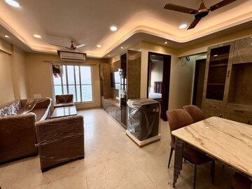 2 BHK Apartment For Rent in Sheth Vasant Lawns, Laxmi Nagar