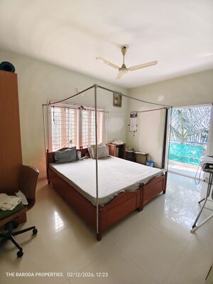 Room in 3 BHK Apartment at Diwalipura – for Sale